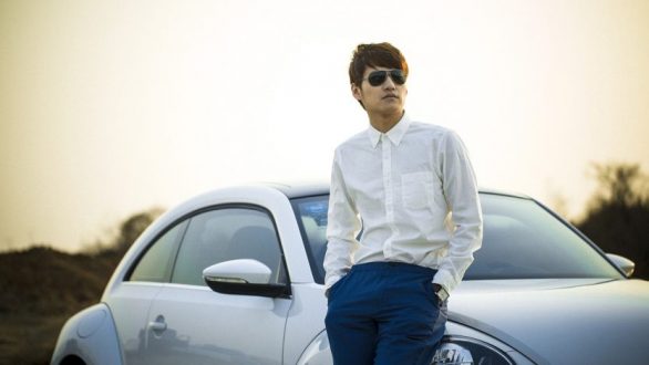 L’homme chic grâce à un style habilement travaillé