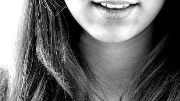 Les astuces pour un sourire éclatant de blancheur garanti