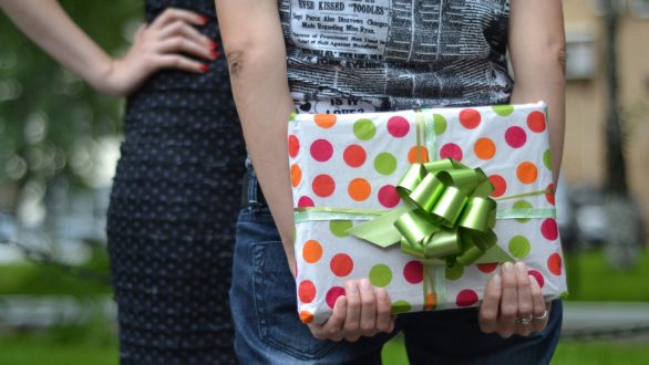 Les astuces pour combler une femme de bonheur avec des cadeaux