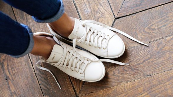 Sneakers : une femme peut-elle être élégante en baskets ?