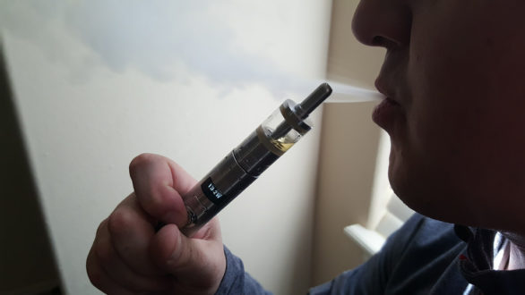 Nouveaux vapoteurs : voici comment choisir votre premier e-liquide