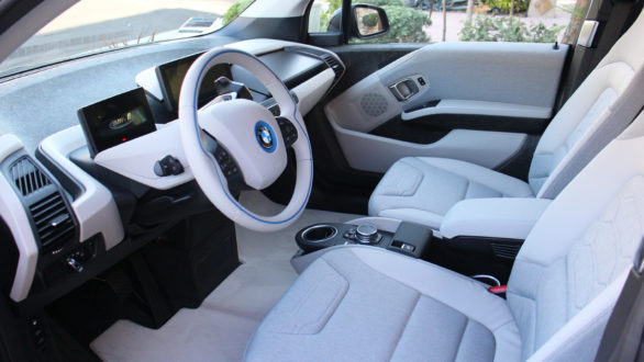 Quels sont les objets indispensables à garder dans sa voiture ?