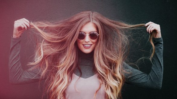 La perte de cheveux chez la femme : remèdes et traitements