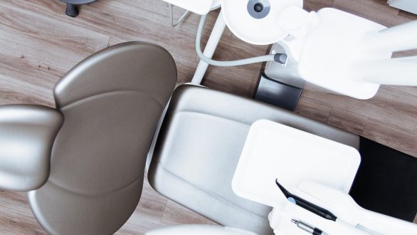 Tout ce que vous devez savoir sur les implants dentaires