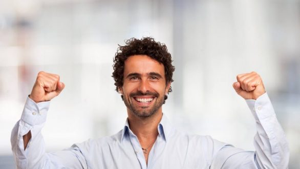 Homme : Soyez plus sereins avec le yoga du rire