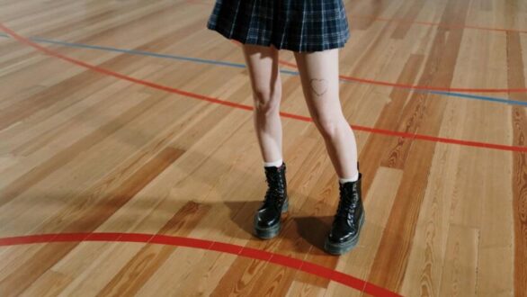 Tartan chic : Comment adopter la tendance des jupes écossaises avec élégance ?