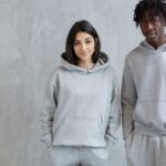 Les vêtements versatiles indispensables du dressing